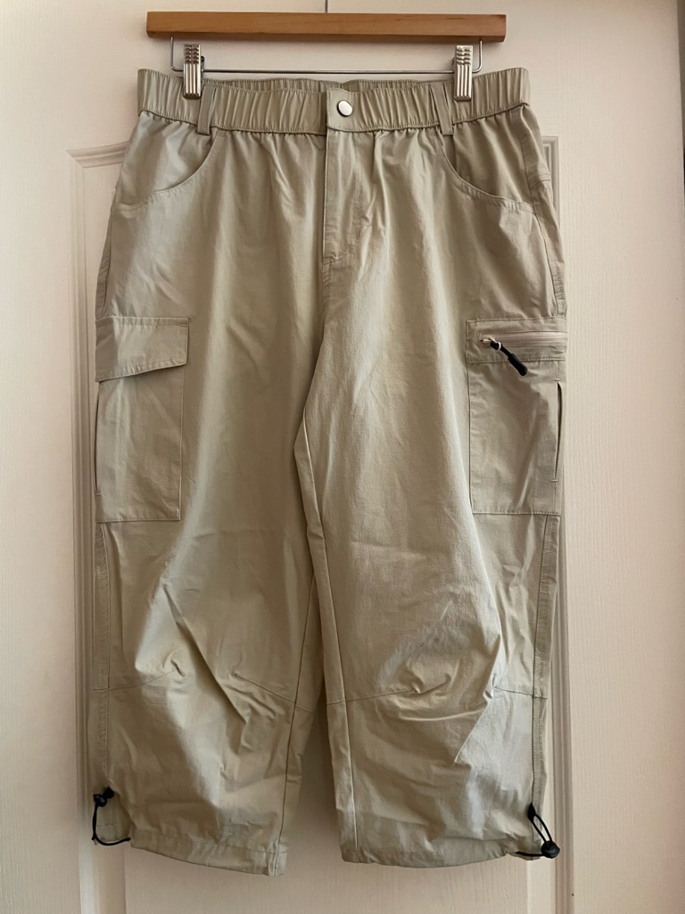 Beige Kuenlin Top Active Shorts with Elastic Waist